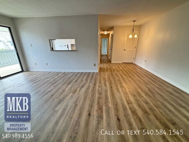 Building Photo - 2527 Gatehouse Ln