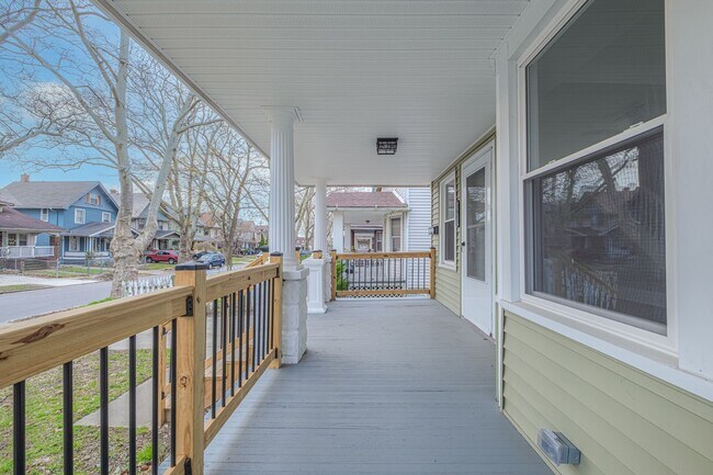 Building Photo - Fully renovated house located on Cleveland...