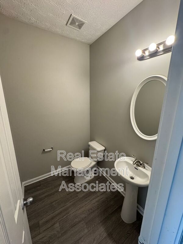 Building Photo - 1755 Carrington Dr