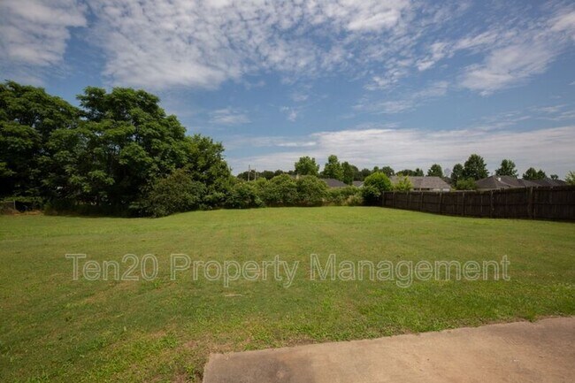 Building Photo - 39 Farmbrook Dr