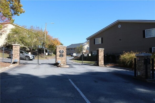 Building Photo - 1468 Briarwood Rd NE