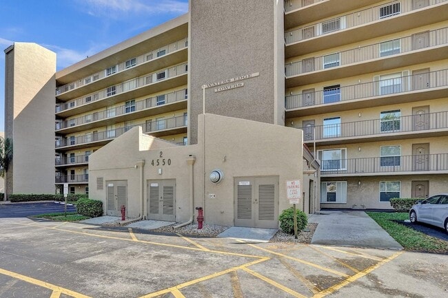 Building Photo - 4550 NW 18th Ave