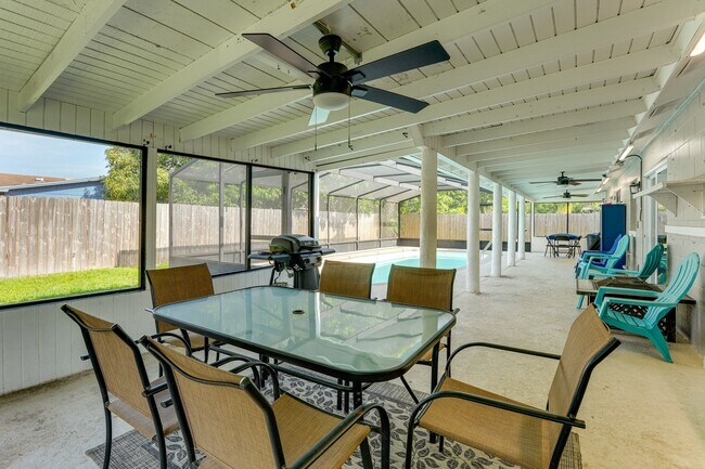 Building Photo - 128 Loredo Ln