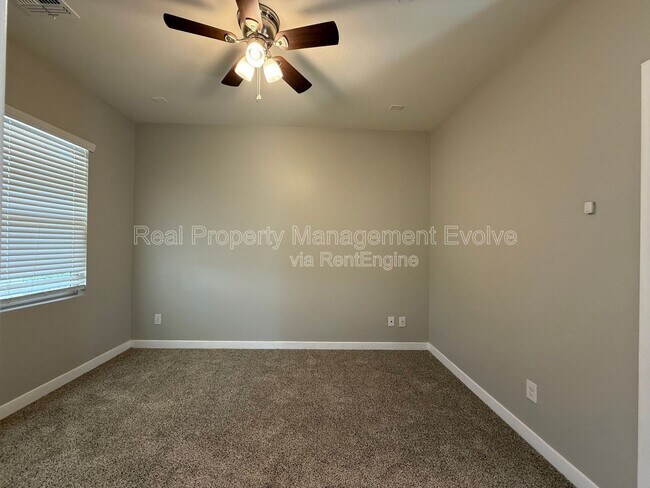 Building Photo - 4064 E Pony Ln