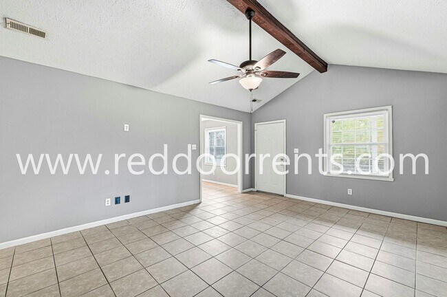 Building Photo - Charming 3-Bedroom Ranch in Plainfield