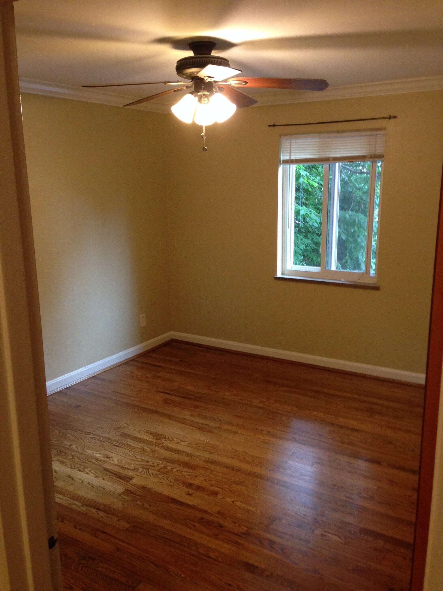 Building Photo - 6018 Woodmont Ave