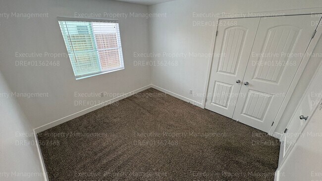 Building Photo - 5 bedroom, 2 bathroom, 3 car garage located near Taft Hwy/ Chevalier Rd