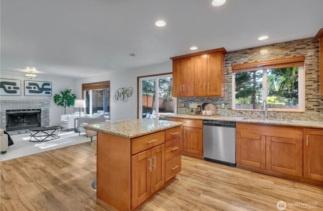 Building Photo - Spacious 3-Bedroom Home Near Redondo Beach Park!