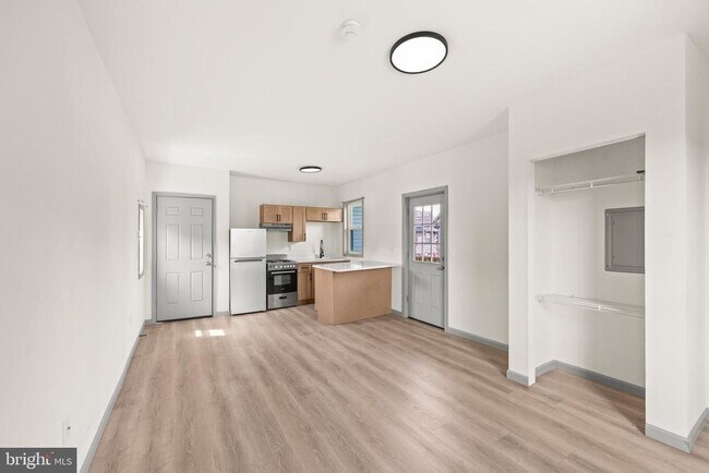 Building Photo - 531 Walton St