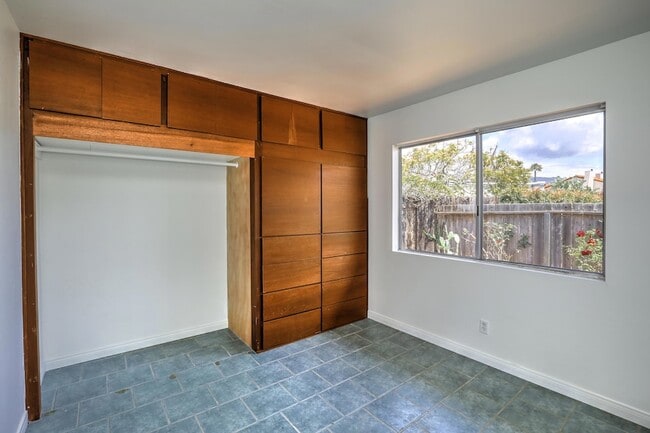 Building Photo - 7395 Freeman Pl