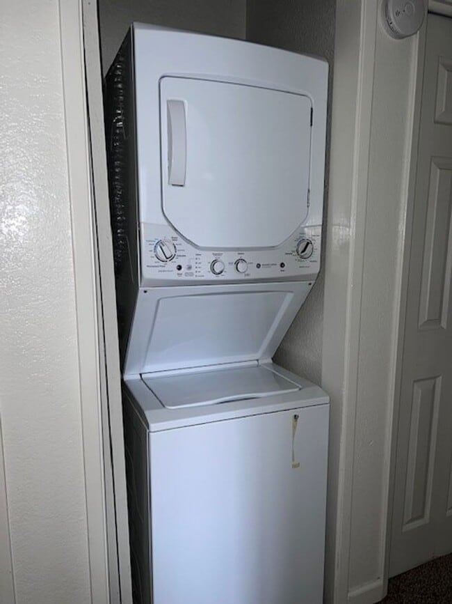 Building Photo - 4344003/41T