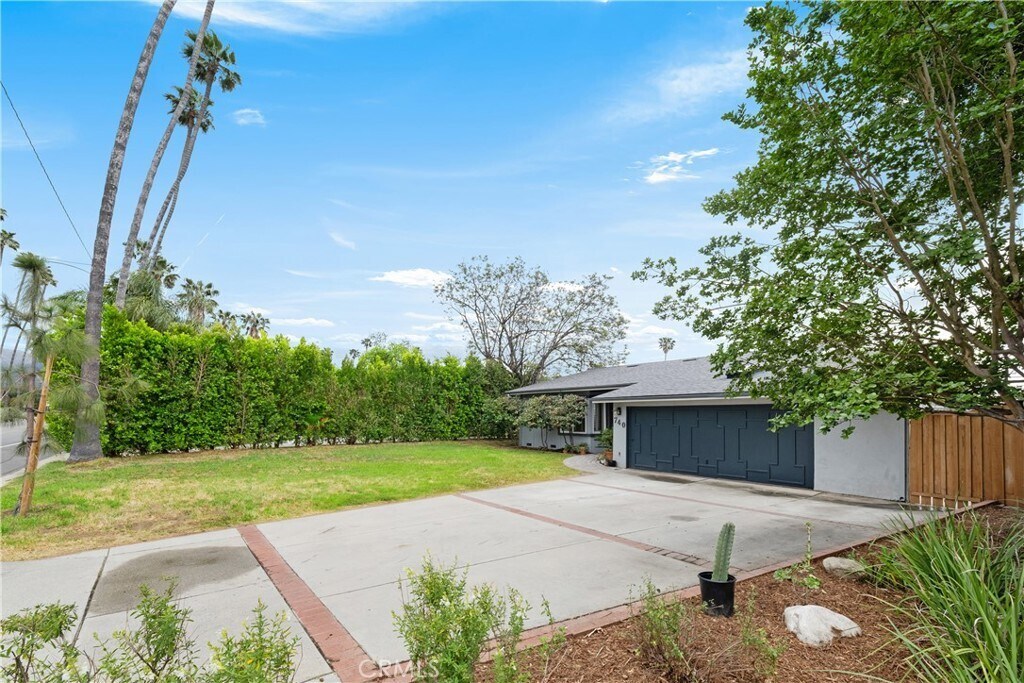 Building Photo - 740 Figueroa Dr