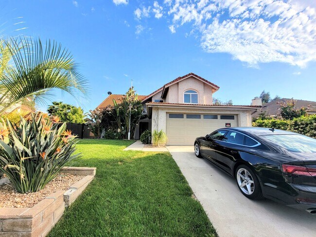 Building Photo - Pool House By Temecula Mall- Just Pure Ele...