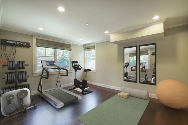 Building Photo - 4Bd+Den/4.5Ba Clyde Hill House