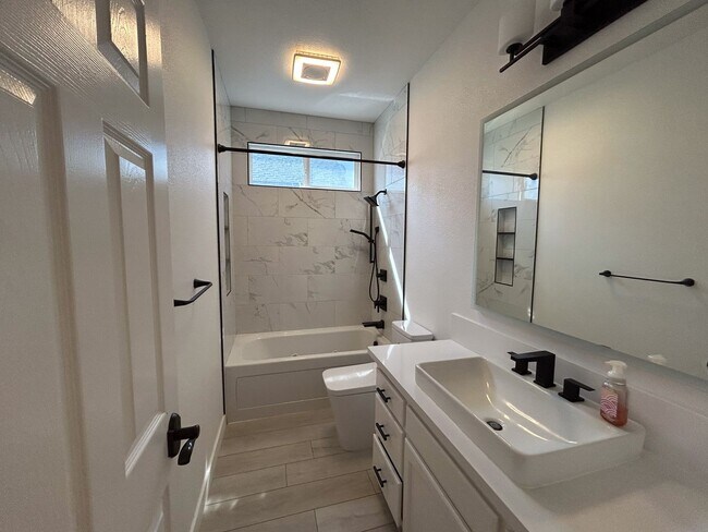 Building Photo - Recently Upgraded Modern Chico Home