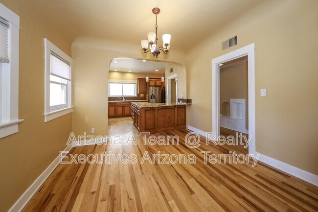 Building Photo - 2221 1st St