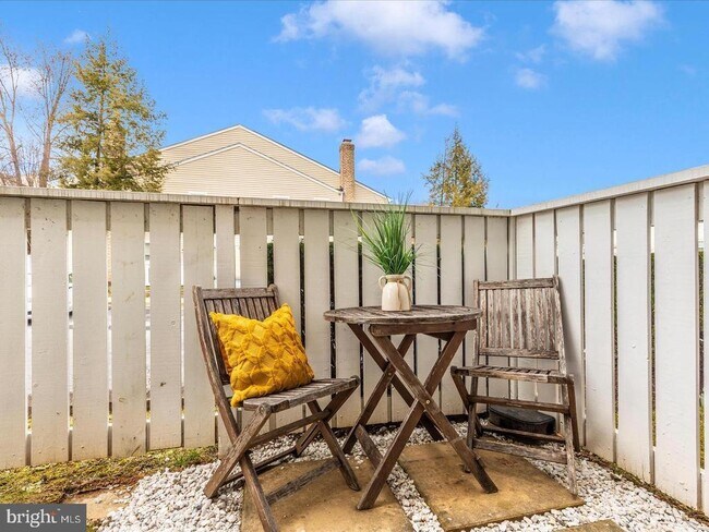 Building Photo - 11349 Appledowre Way