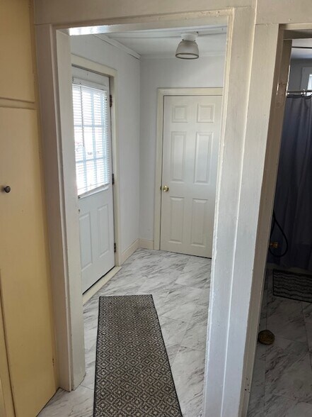 Building Photo - 236 College Ave