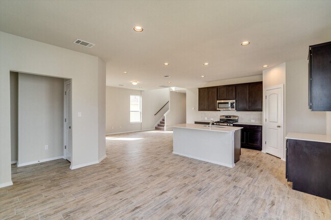 Building Photo - 123 White Dunes Dr