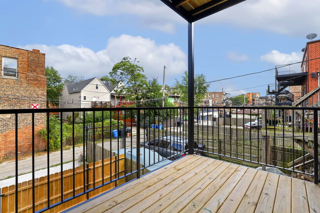 Building Photo - 4605 S Langley Ave