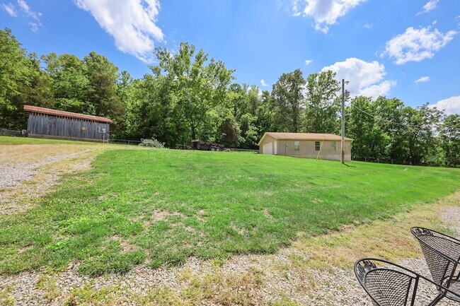 Building Photo - 616 Red Lick Rd