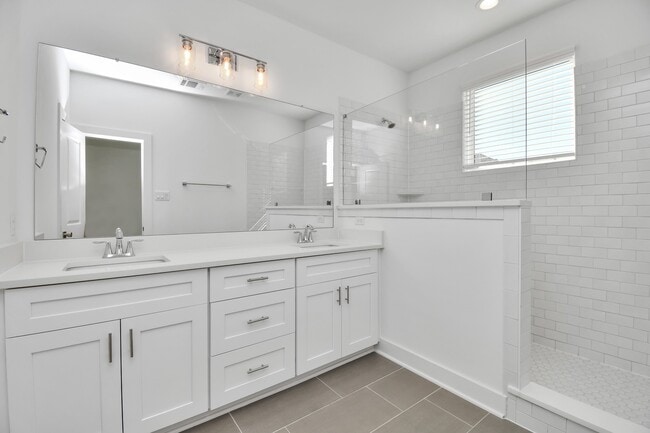 Building Photo - 9027 Laverne Oak Ln