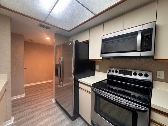 Building Photo - 3BR 3BA Townhome w/ Beach View +  Pool + Updated Kitchen + Balcony/Patio in Hidden Harbour