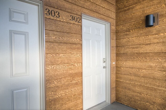 Building Photo - 5242 Fallon St