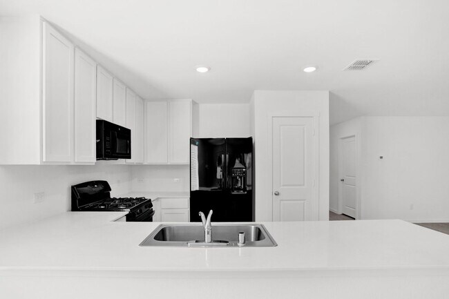 Building Photo - 1025 MacNab Dr