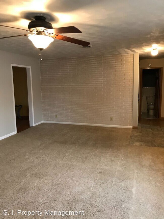 Building Photo - 3 br, 1.5 bath House - 1800 W. Sunset