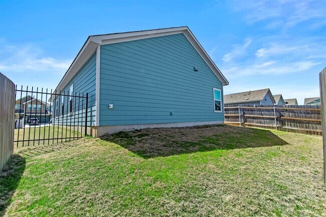 Building Photo - 7711 Poppy Petal Dr