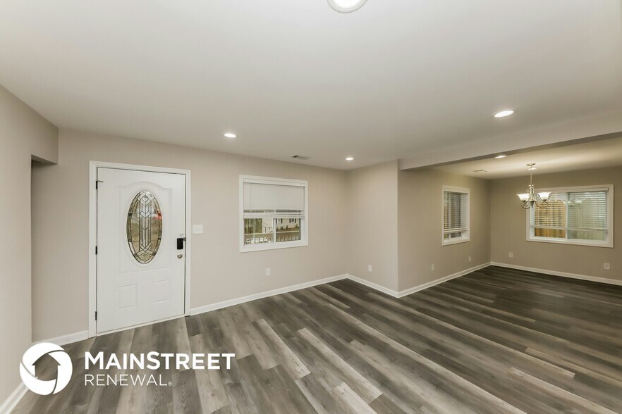 Building Photo - 3539 Meadowview Dr