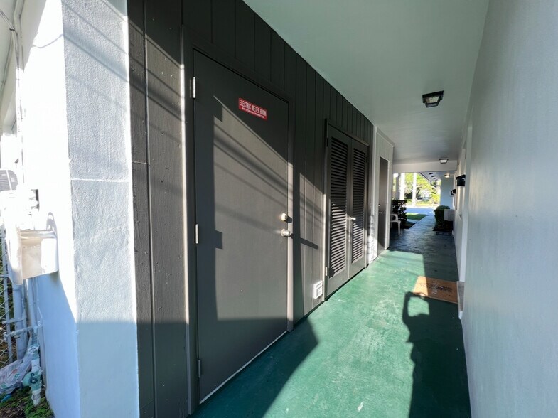 Building Photo - 5851 NE 18th Ave