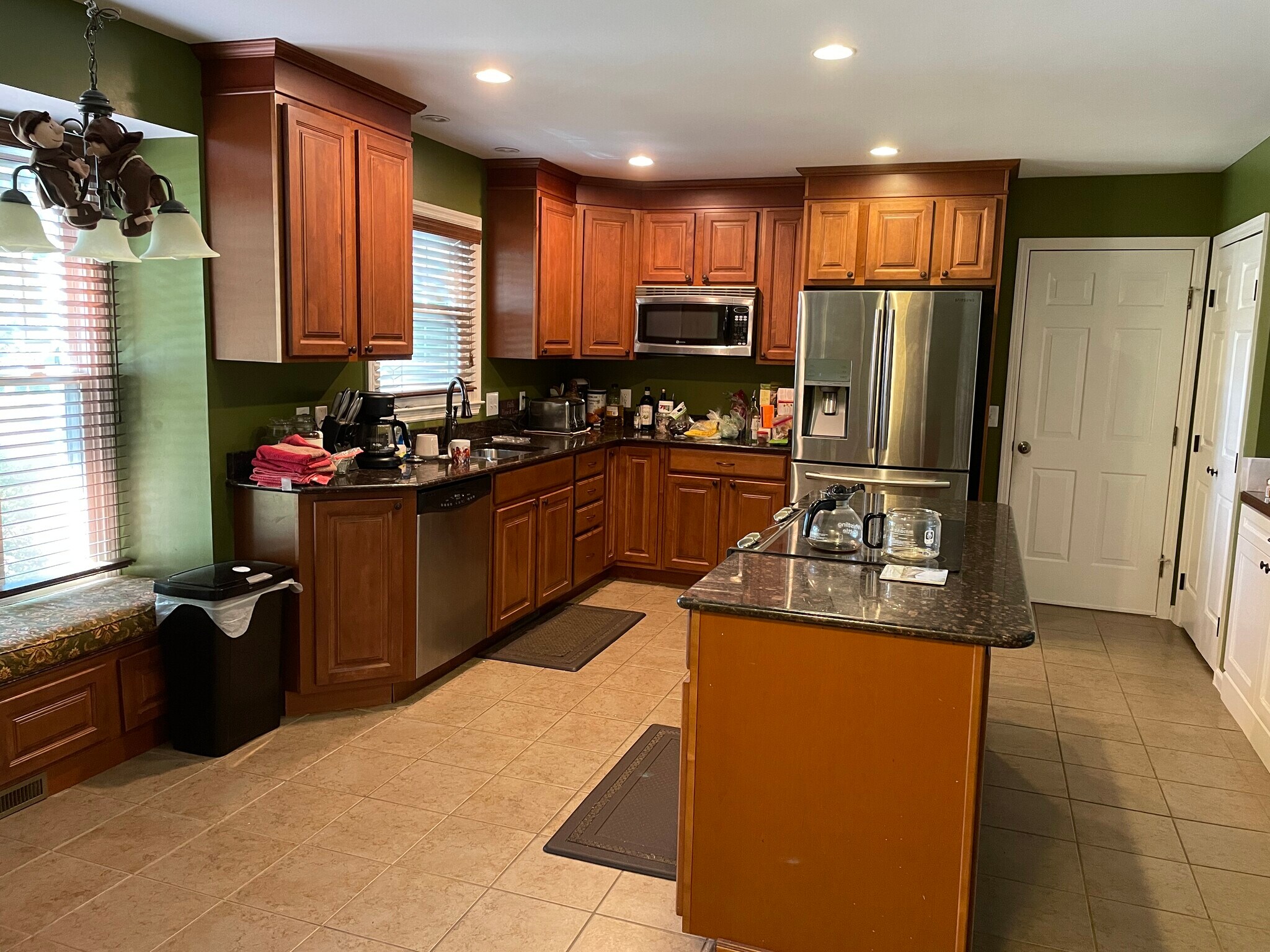 Building Photo - 125 Lost Tree Rd