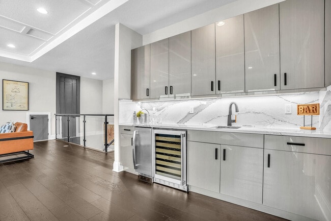 Building Photo - 4218 Mendel Ln