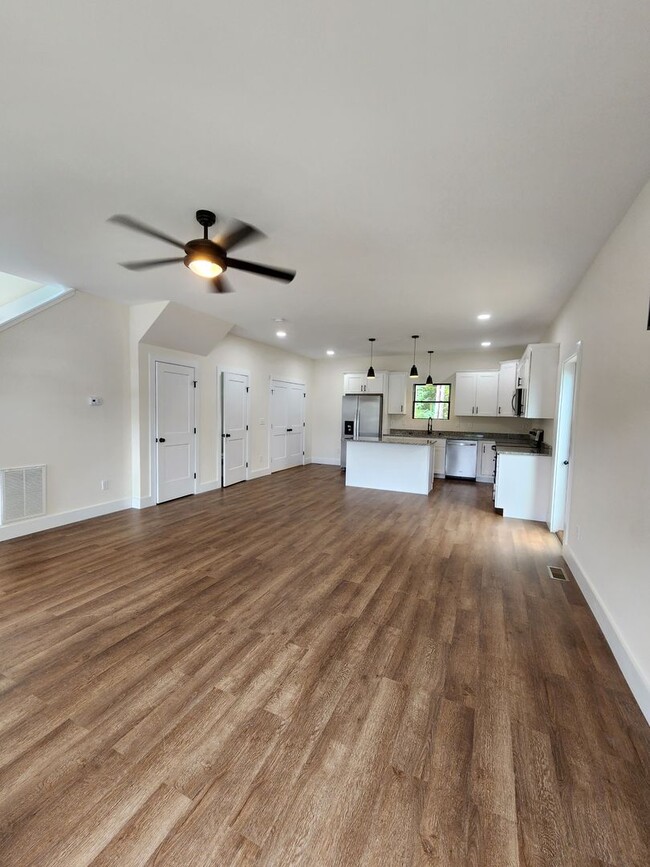 Building Photo - Swannanoa Rental