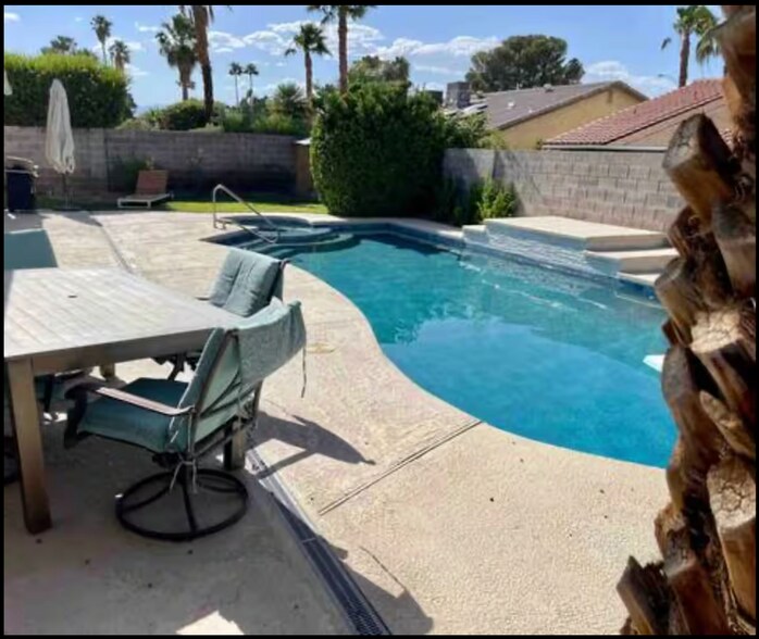 Building Photo - 1966 Rockledge Dr