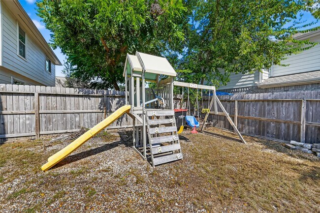 Building Photo - 11902 Rolling Stream Dr