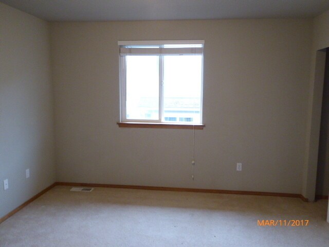 Building Photo - Beautiful 4 Bed 2.5 Bath Home in Mill Creek