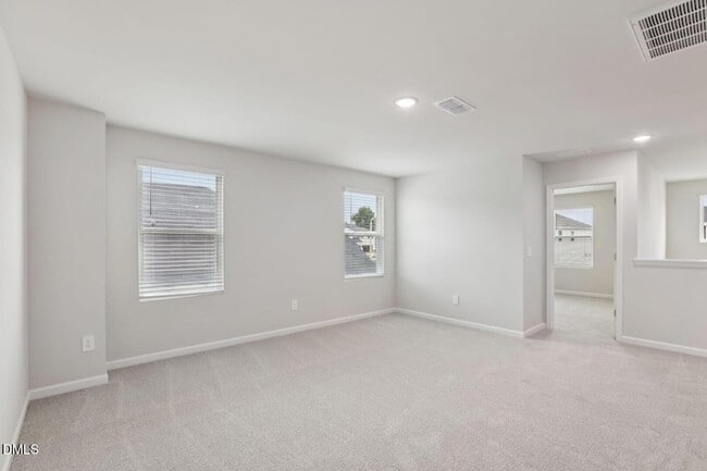 Building Photo - 693 White Birch Ln