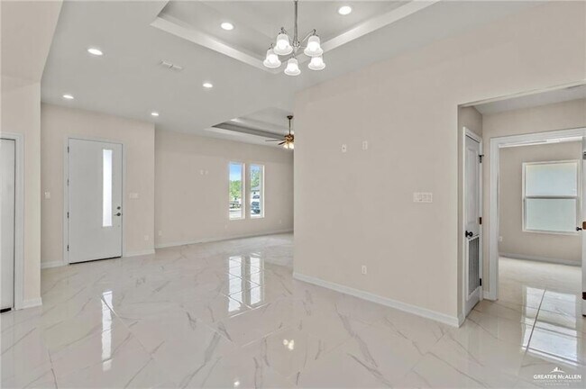 Building Photo - 5932 N Playa Del Sol St