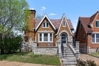 Building Photo - 5257 Oleatha Ave