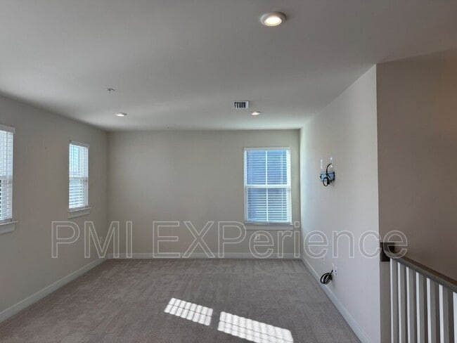 Building Photo - 2609 Skeeter Ct