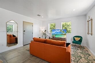 Building Photo - 165 NW 39th St