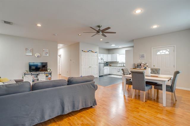 Building Photo - 2700 McCart Ave