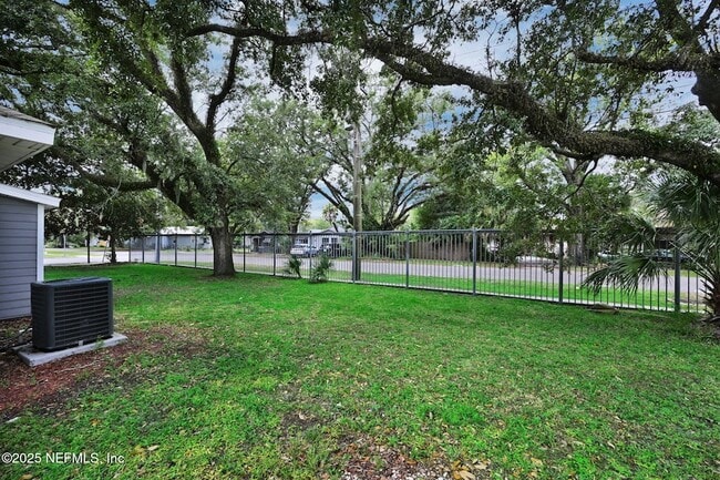 Building Photo - 3702 Wood Creek Ln