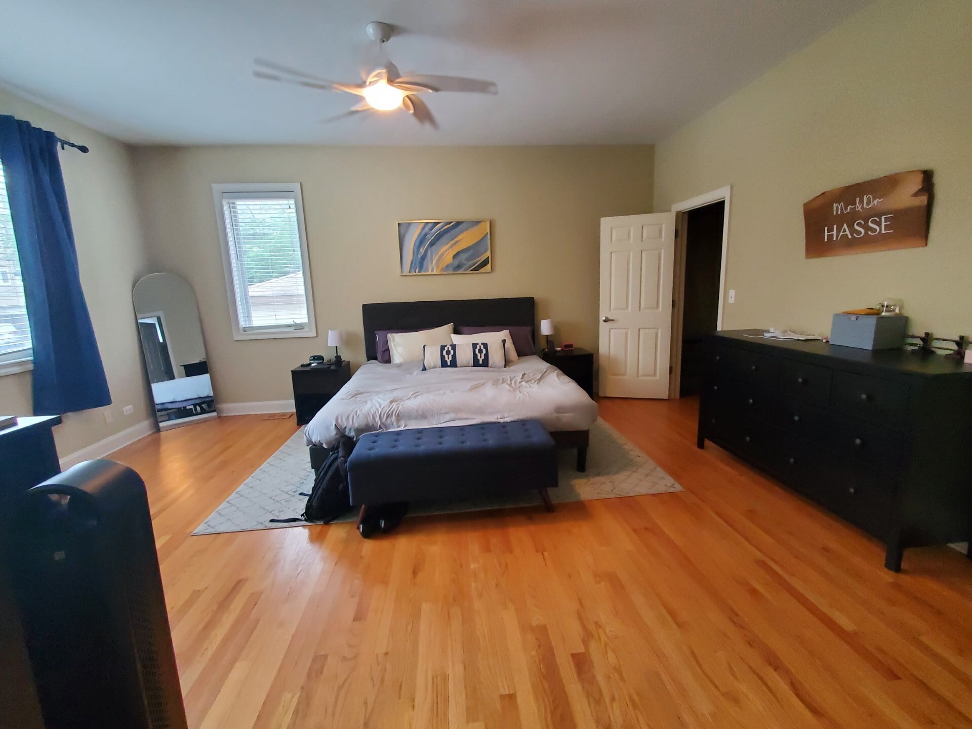 Master Bedroom - 2531 W Moffat St