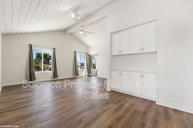 Building Photo - 315 Cerro St