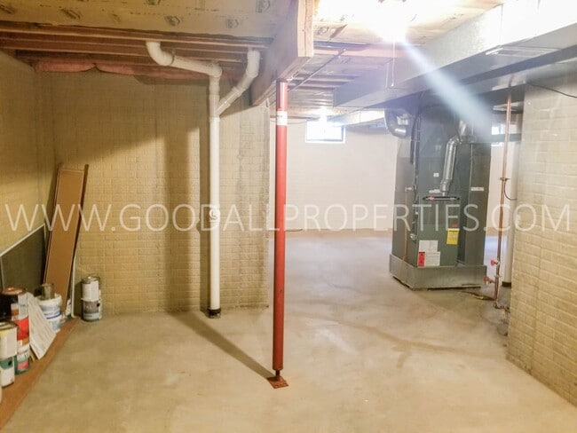 Building Photo - 3 Bedroom Home in West Des Moines!