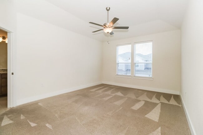 Building Photo - Beautiful two level Condo